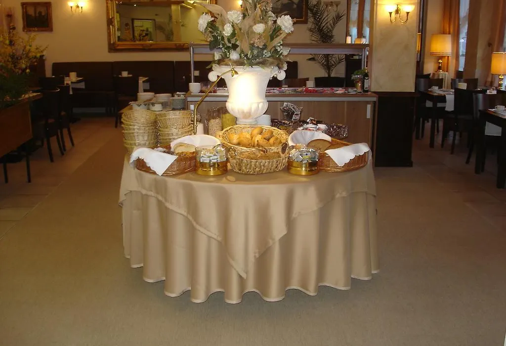 Rhein-Hotel-1